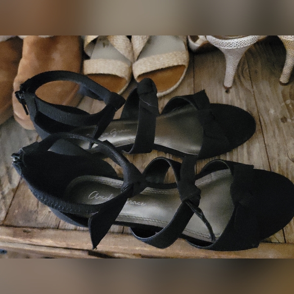 Small wedge black sandals - Picture 3 of 3